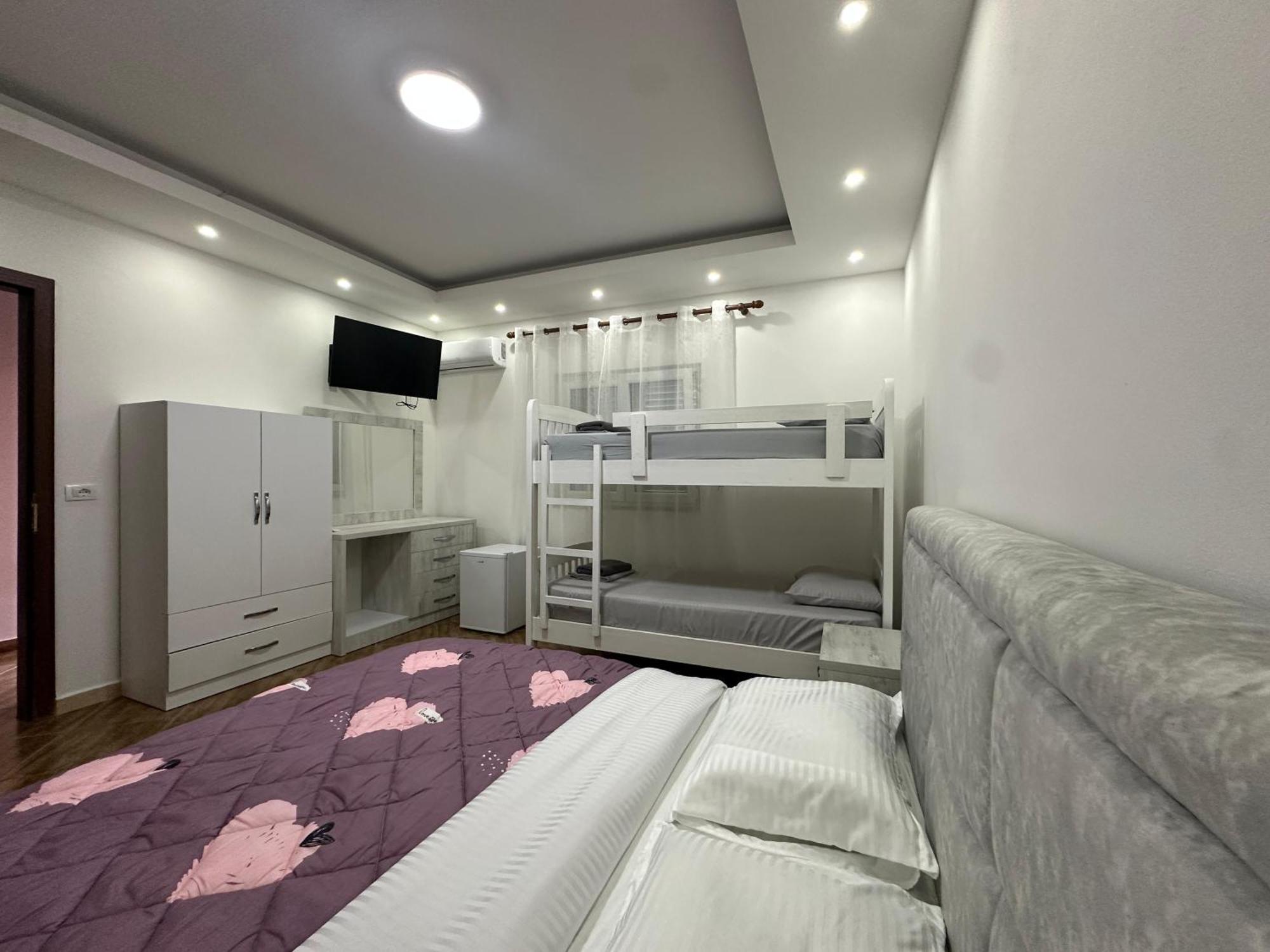 Hotel Bar Restorant Niku 4*